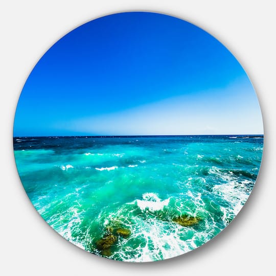 Designart - Seashore with Clear Water and Sky' Disc Seashore Metal Circle Wall Art